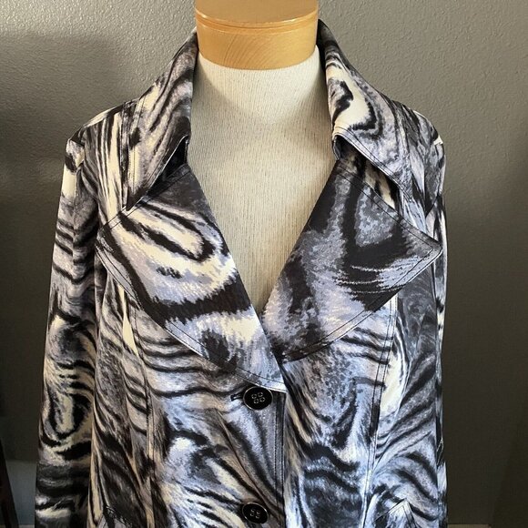 Susan Graver Jacket Women’s Size 1X Animal Print Black Gray Button Up NO BELT - Picture 2 of 9